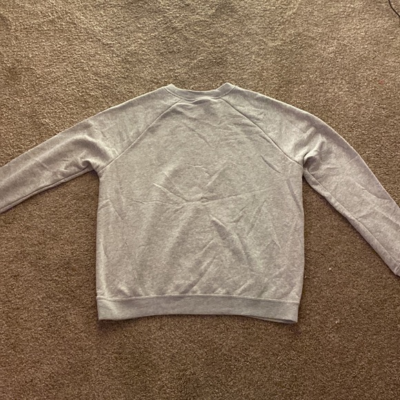 light grey nike crewneck - Picture 2 of 4